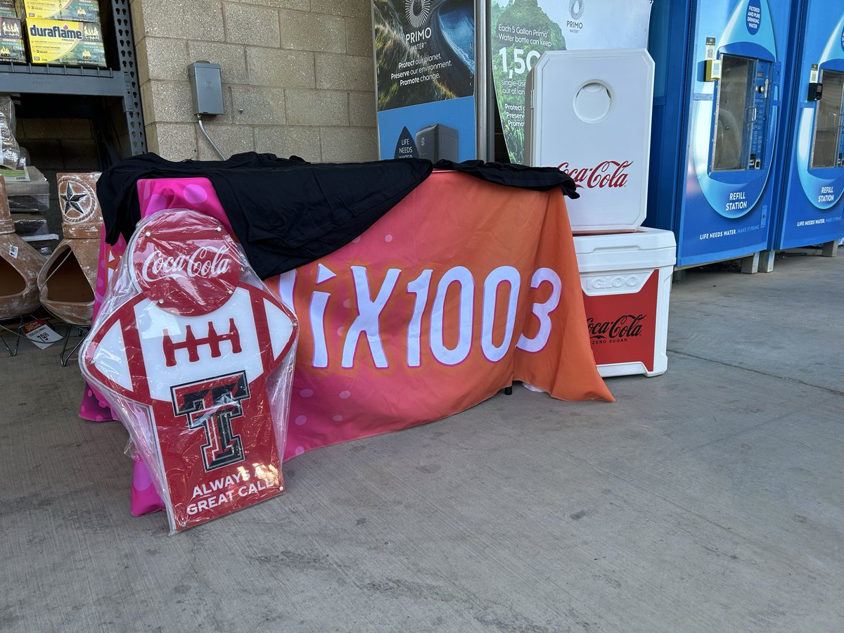 Mix 100.3 is out at United with Coca-Cola off 114th and Slide! Come out for prizes and more!