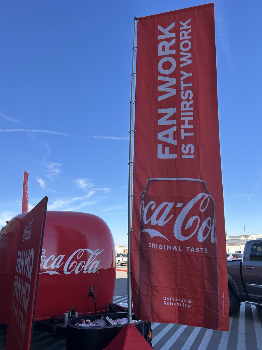 Mix 100.3 tweet media