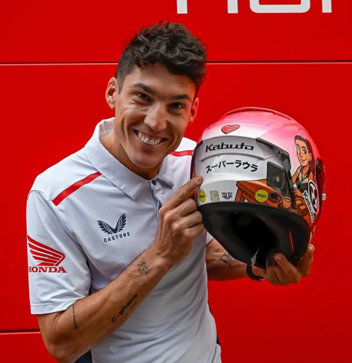 SLGrafics's tweet image. Special @OGK_KABUTO helmet for @AleixEspargaro to honour his wife this weekend! 🫶🏼 #slgrafics #espargaro #motogp #helmetdesign