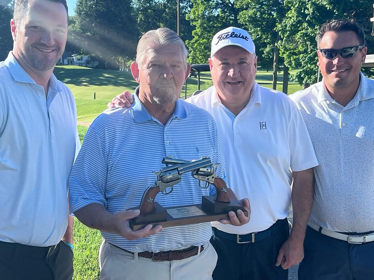 peardog's tweet photo. Rollin smoke for a very special person to the golf industry. After over 50 years in golf this man has his last day tomorrow at Hillcrest country club here in Indy. I al proud to say he is my friend and former boss and wish him well. https://t.co/hxBTGLKNdt