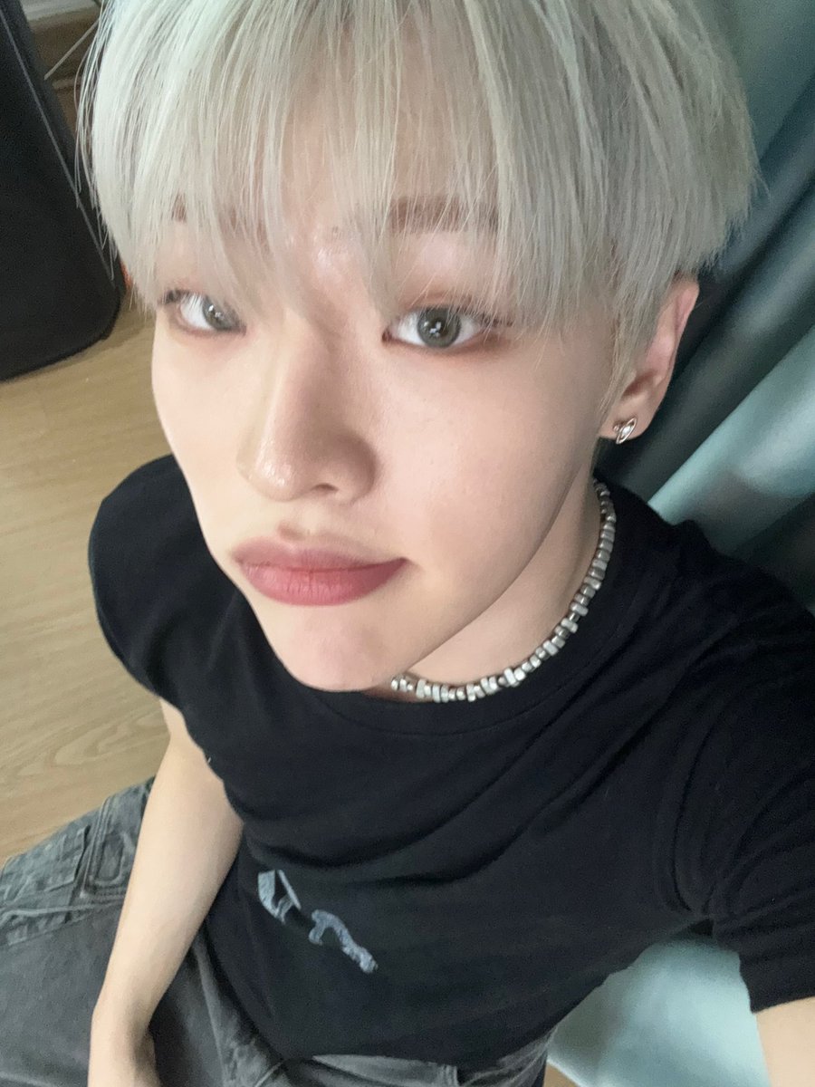 Shrimp’s last flower🍤military wife era tweet media