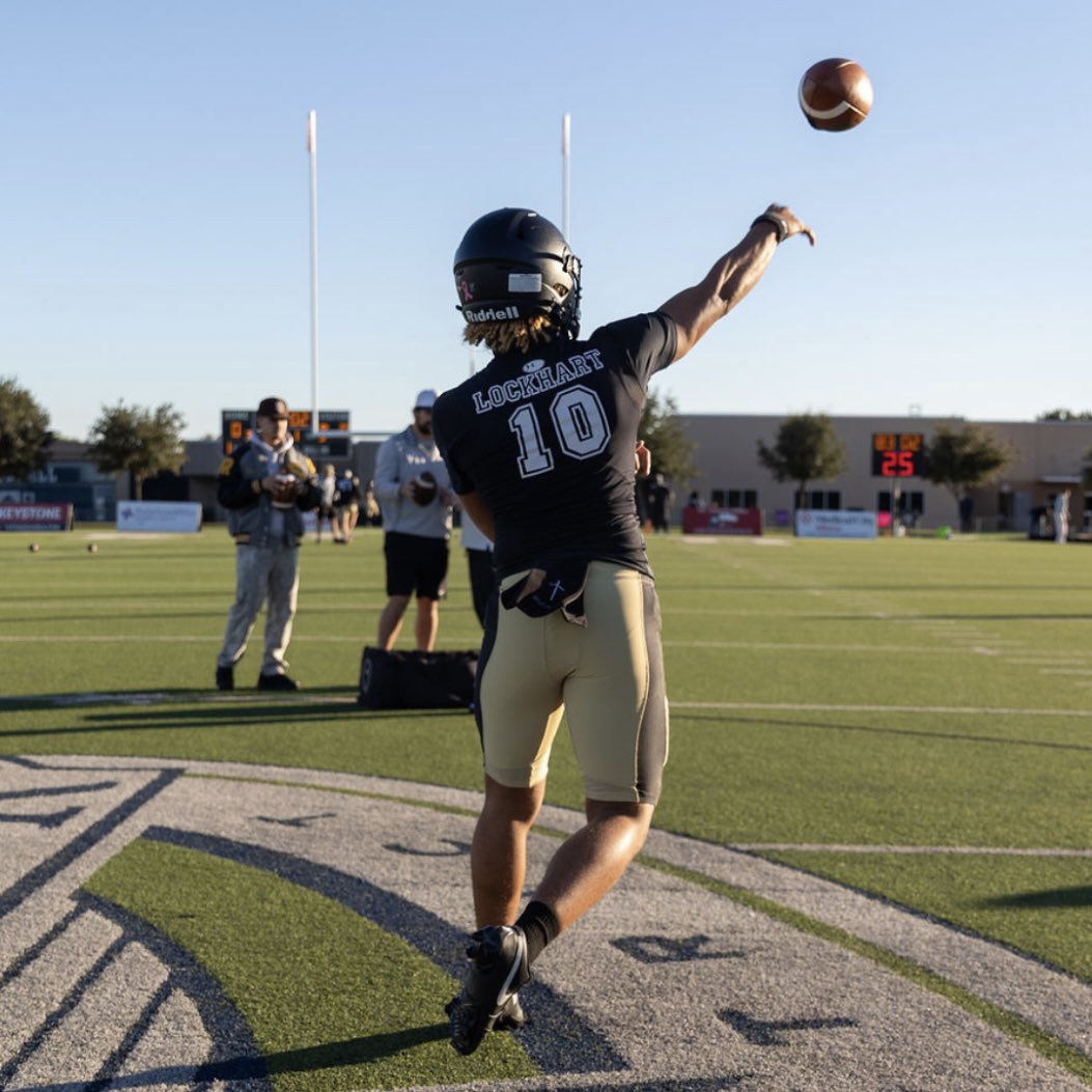 LockhartMalaki's tweet photo. It’s been one incredible ride. My high school chapter is over, but the memories will last forever. #10 signing out 🏈🖤💛
-Big decision coming soon!
#ItBetterAtTheRidge 
@ridgerecruiting https://t.co/5zUA79rTub