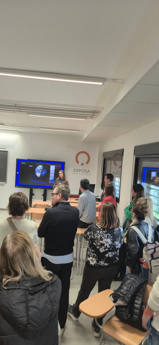 IES El Torrelló acoge el acto de apertura del curso del programa Connectats, en representación de la Red de Centros Promotores del Talento
Muchas gracias al alumnado, por mostrar, de 1mà, la realidad del centro, siendo el verdadero protagonista. Emocionando a todos con su guía