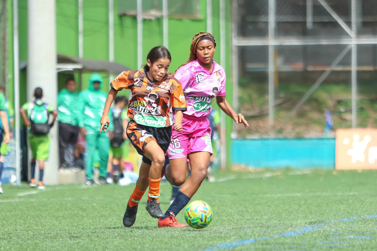 CDLosPaisitas's tweet image. El #BabyFútbolColanta femenino llega a Tunja ⚽️

Ocho equipos femeninos participarán en la Cancha San Antonio de Tunja por un lugar en el #FestivalDeFestivales ⚡️

Conoce toda la información aquí: 
👉festivaldefestivales.com/el-babyfutbol-…