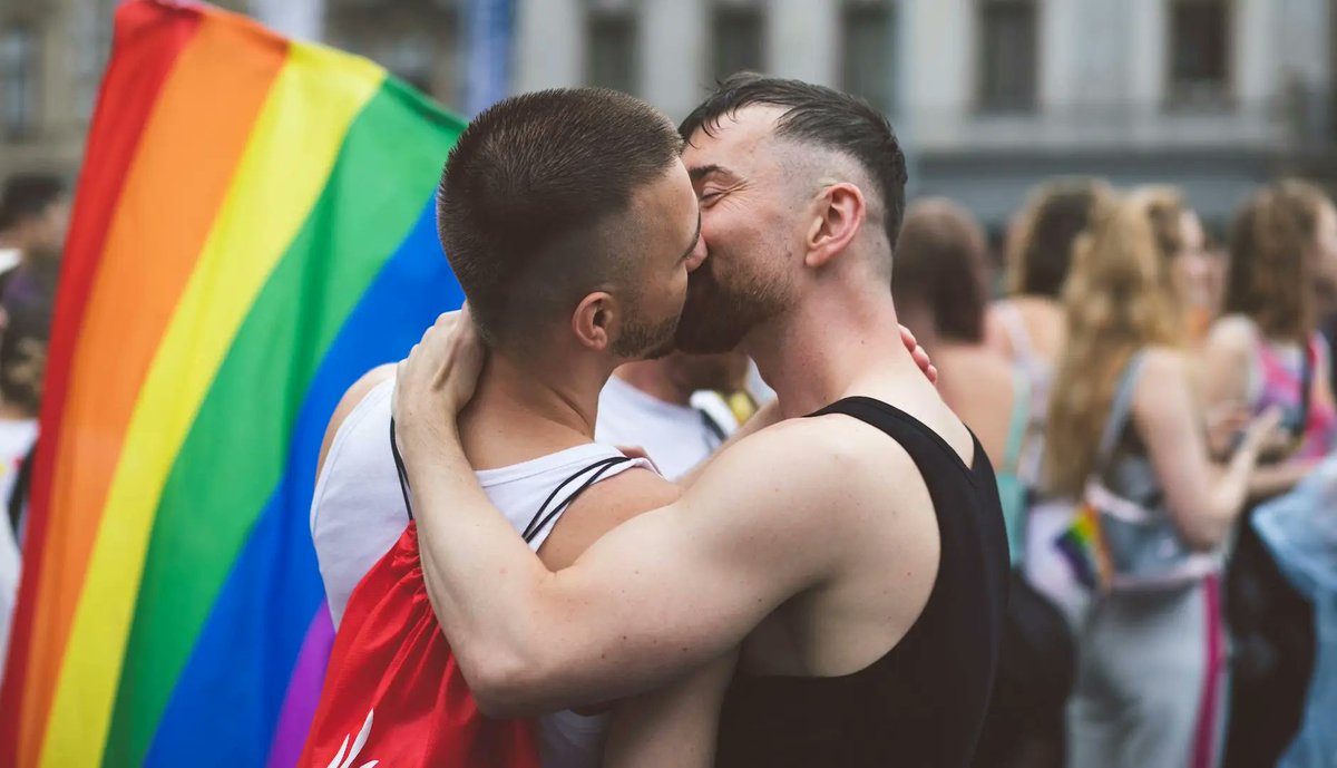 en argentina suben los casos de vih por la baja prevención entre varones heterosexuales: solo el 22% se testea cada año y 4 de cada 10 usa preservativo, los varones gays duplican esos números y suman mayor acceso a prep, dato del ministerio de salud de javier milei.