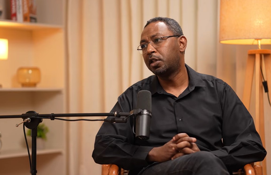 Very eloquent interview with <a href="/Amgad_Fareid/">Amgad Fareid Eltayeb</a> about what is going on in Al-Fashir, Darfur, Sudan. I highly recommend you to listen to it. Interviewed by Marwa Khalid. Link in comment below.
