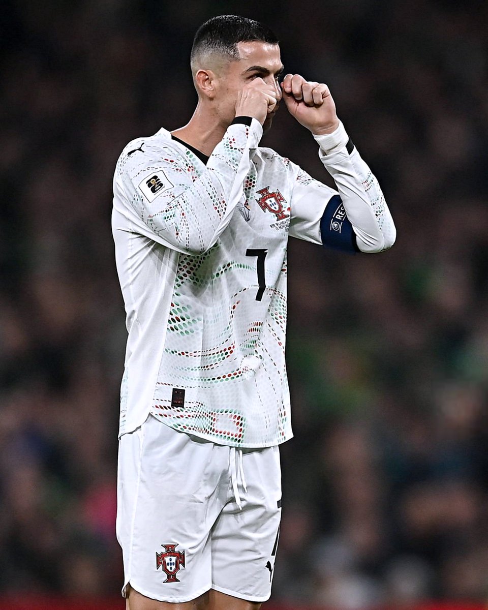 É a primeira vez que Ronaldo foi expulso na Seleção Nacional, em 226 jogos.