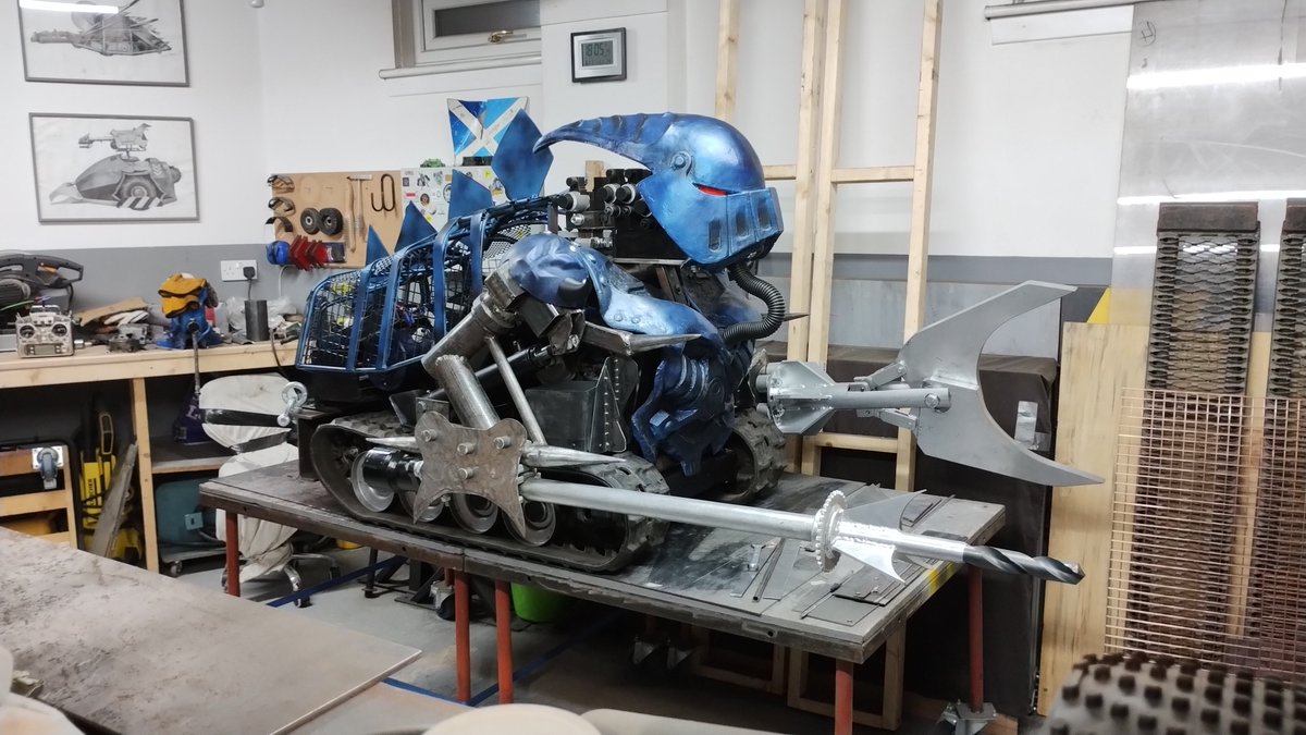 CaleyCreations's tweet image. Been a while, both since posting on here and since making a new replica house robot.

Hello there 😁

#sirkillalot #robotwars