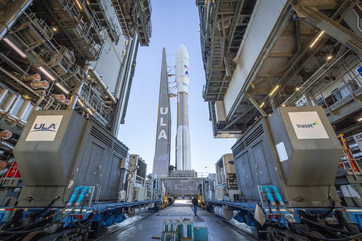 viasat's tweet photo. It's a beautiful day to launch a satellite! ☀️ #ViaSat3F2 is scheduled to take flight this evening with a 44-minute launch window opening at 10:04 p.m. EST.

🔗 Tune in at 9:43 p.m. EST: https://t.co/HKpv5MfkHC

#VS3 #ViaSat3 #VS3F2
Image: @ulalaunch https://t.co/gFt6ALQn4g