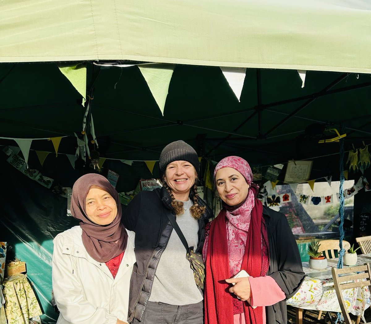 newvision4women's tweet image. Autumn 🍂 vibes @ The Rookery Gardens , warm welcome by staff . Beautiful colours , nature is so relaxing, calm atmosphere in the gardens 🍃 🍂 🍁 
#streatham #london #community #lambeth #Rookery