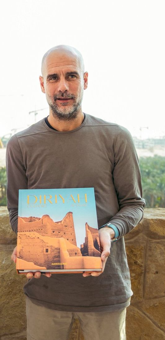 📸 | Pep Guardiola visited historic Diriyah in Saudi Arabia today.🇸🇦🩵