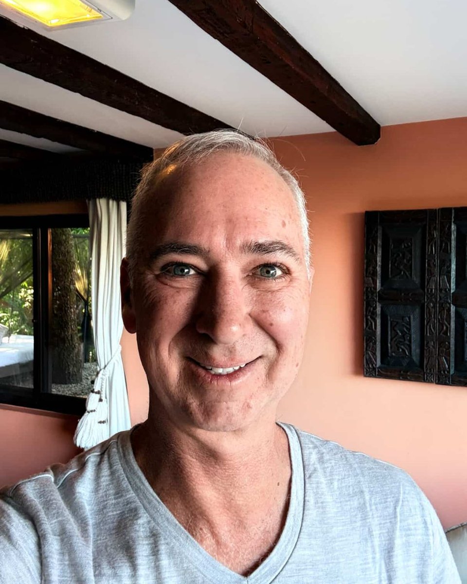 Beard or no beard? Swipe to shave.
Photo A vs. Photo B — which look gets your vote?