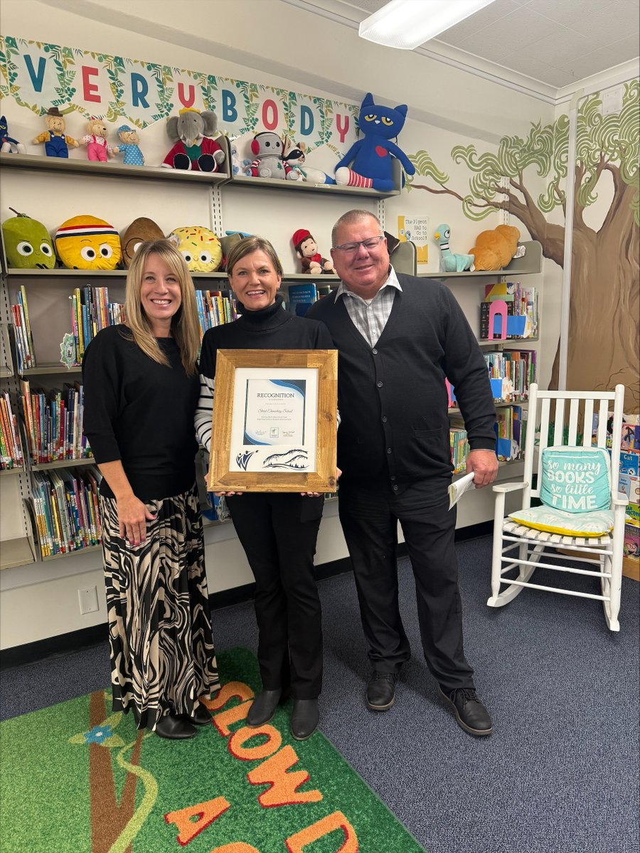WashoeSchools's tweet image. Congratulations to Stead Elementary School!

Chief Academic Officer Don Angotti and Area Superintendent Sara Cunningham visited Stead Elementary to celebrate incredible academic growth. 

Congratulations, High Flyers! We are #WCSDproud of you!