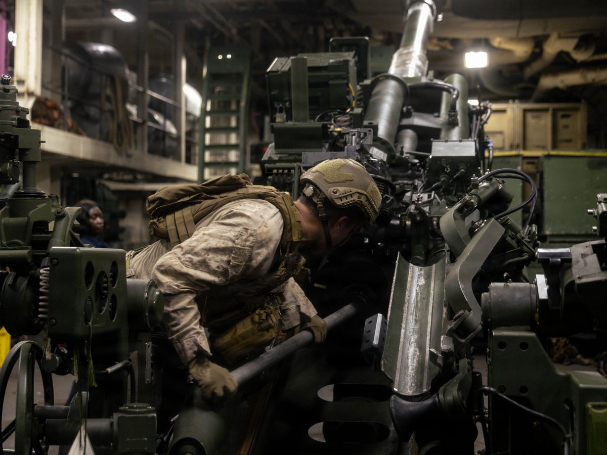 Southcom's tweet image. #Readiness:
A U.S. Marine with @22nd_MEU conducts battery training aboard USS Iwo Jima. U.S. military forces are deployed to the Caribbean in support of the #SOUTHCOM mission, @DeptofWar-directed operations, and @POTUS&apos; priorities to disrupt illicit drug trafficking and protect…