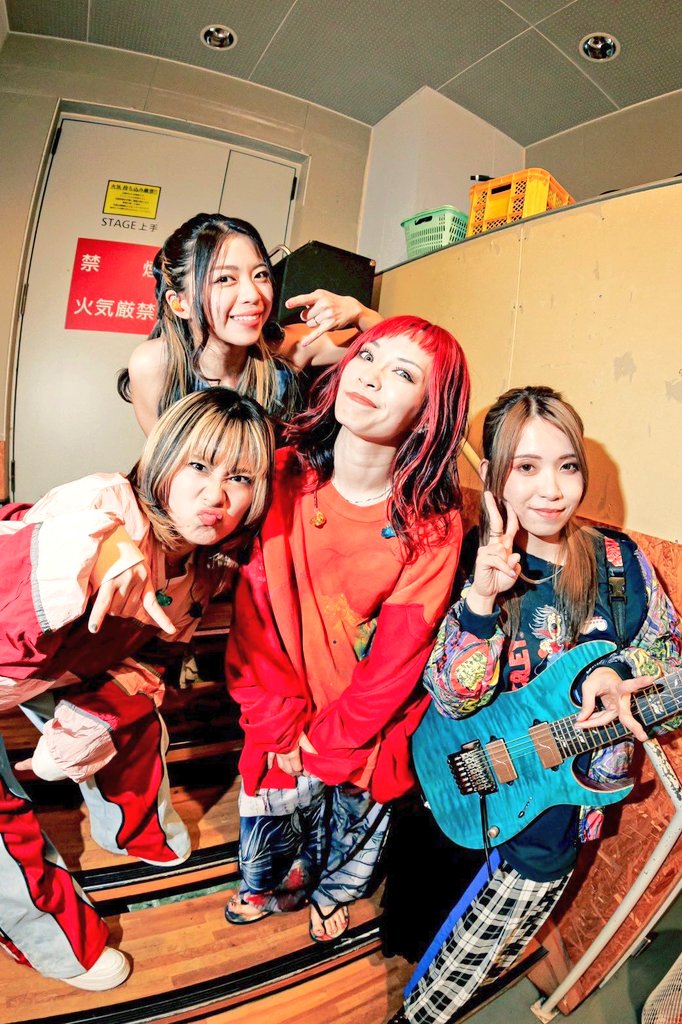 youkit3さんに今日オススメのNEMOPHILAの曲は

『Walk(Cover)』

です。
皆様本日もよろしくお願いします 🌺✨
#NEMOPHILA
#今日のオススメ曲NEMOPHILA編