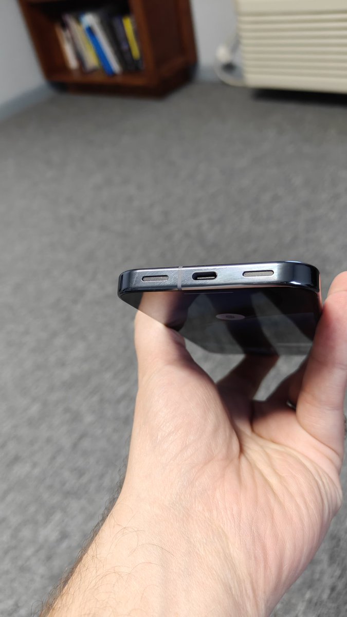 DigestAndroid's tweet image. Fire Sale 🔥 Google Pixel 10 Pro 128GB Moonstone $629 - Fantastic Condition. Only 2 weeks old (had to use a Google credit). Comes with original box and unused charger cable (not pictured). DM me. Paypal f&amp;amp;f US only