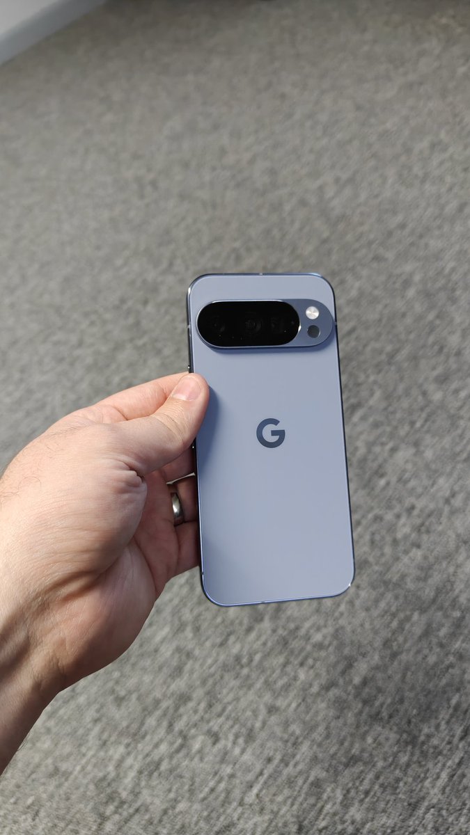 DigestAndroid's tweet image. Fire Sale 🔥 Google Pixel 10 Pro 128GB Moonstone $629 - Fantastic Condition. Only 2 weeks old (had to use a Google credit). Comes with original box and unused charger cable (not pictured). DM me. Paypal f&amp;amp;f US only