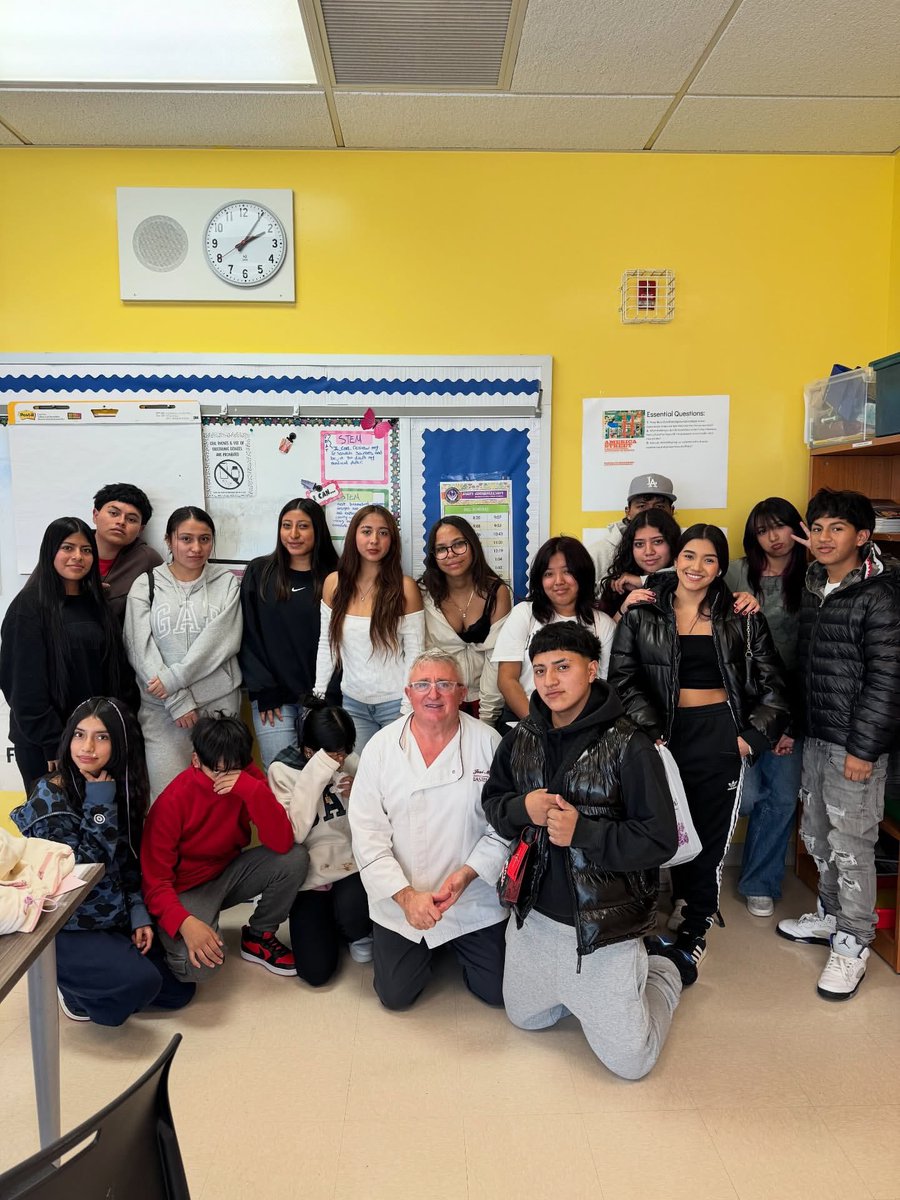 SuptCheng_CIOB's tweet image. Sweet success at PAIHS! 🍫👩‍🍳 Students became pastry chefs in the Baking Workshop, making Tarta de la Abuela and crunchy Chocolate Rocks that vanished fast. A day full of teamwork, laughter, and chocolate smiles! #PAIHS #StudentLife #SweetMoments #HandsOnLearning @NYCSchools