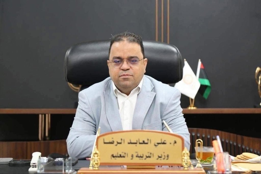 khaledtripoli73's tweet image. وزير التعليم موقوف بأوامر من النائب العام لكن وزير العمل مش موقوف ويقدر يسافر بكل حرية.