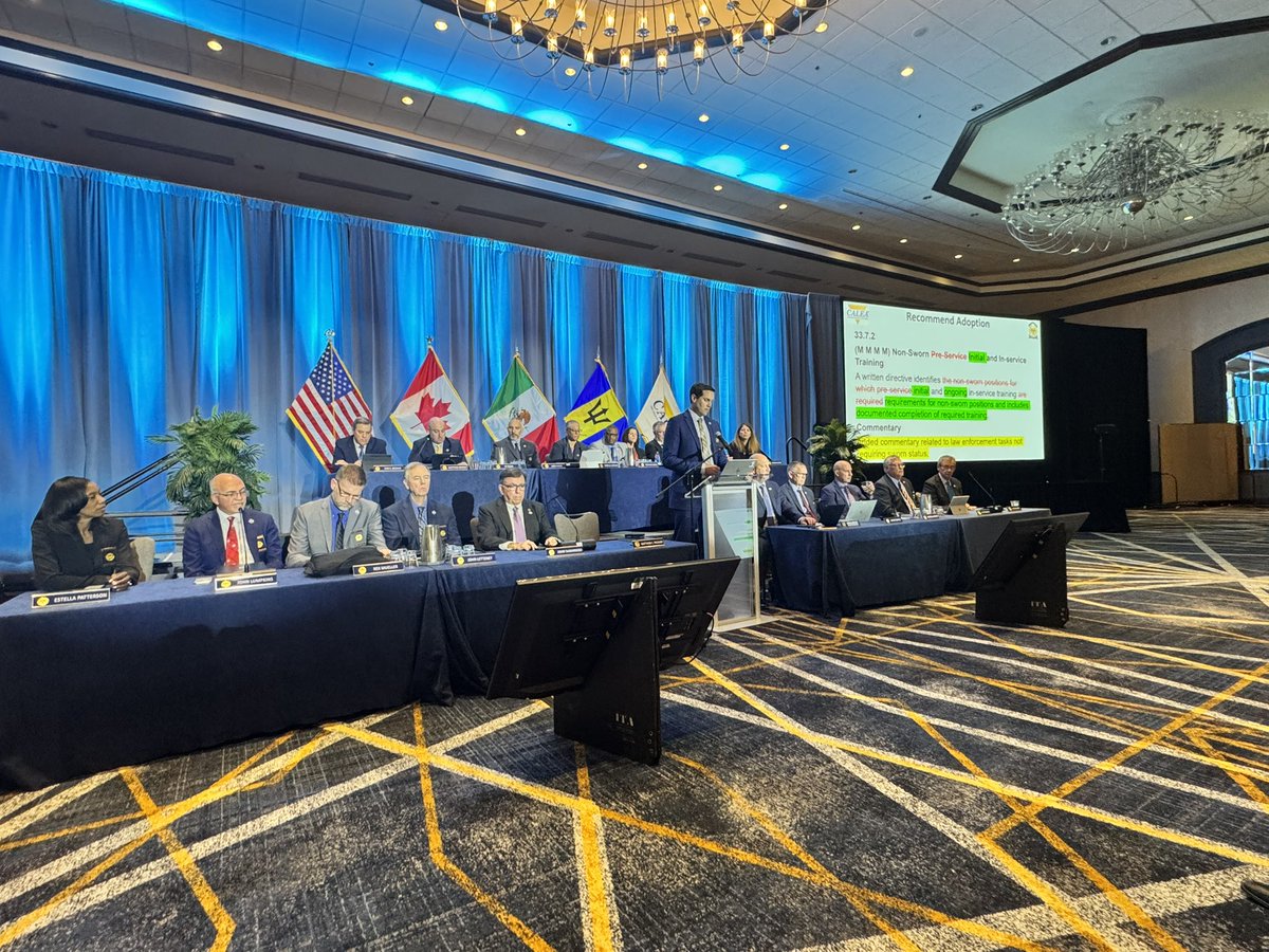 LeilaniTG's tweet photo. En este momento se está llevando a cabo la Commission Full Business Meeting con los 21 comisionados de CALEA. La Comisión revisa los manuales, analiza actualizaciones y presenta informes sobre las iniciativas de los distintos comités. Un honor ser parte de este proceso de fortalecimiento continuo. @CaleaMexico @calea @CAISPMEX