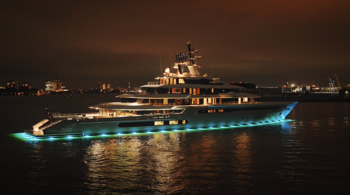 SteamInvHelper's tweet image. 🤡 Now you finally know where all those Steam Market fees went

Gabe Newell has just taken delivery of his new 111-meter superyacht “Leviathan” (boatinternational.com/yachts/news/oc…).

Half a billion dollars, a gaming room with 15 PCs, two full racing sim rigs, a dedicated research lab for…