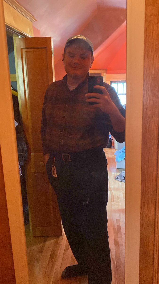 Mirror and room are so dirty but I look handsome