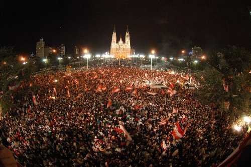 laplataPincha36's tweet image. Índice popularidad en festejos en Plaza Moreno.

1) #EDLP
2) Johnny Depp
3) #GELP

Jaja un actor llevó más gente que esgrima. Ni la mitad de la calle pudieron llenar.

Les queda solo discutir con Johnny de popularidad. Están cómodamente terceros.

Imagen: 👇