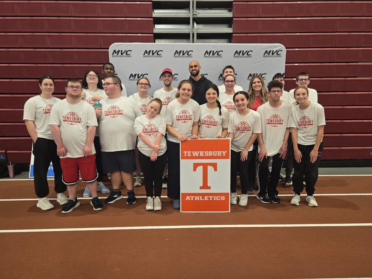 Let’s Go…… Derrick White ready to go with Redmen Unified Basketball 👏🏻👏🏻👏🏻