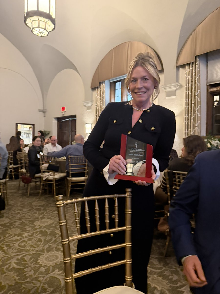 mankogold's tweet image. We’re proud to share that Partner and Litigation Chair Nicole Moshang has received the 2025 SWEP Touchstone Award, honoring women who set a standard of excellence in the environmental field. Nicole does just that through her legal acumen, mentorship, and community engagement.