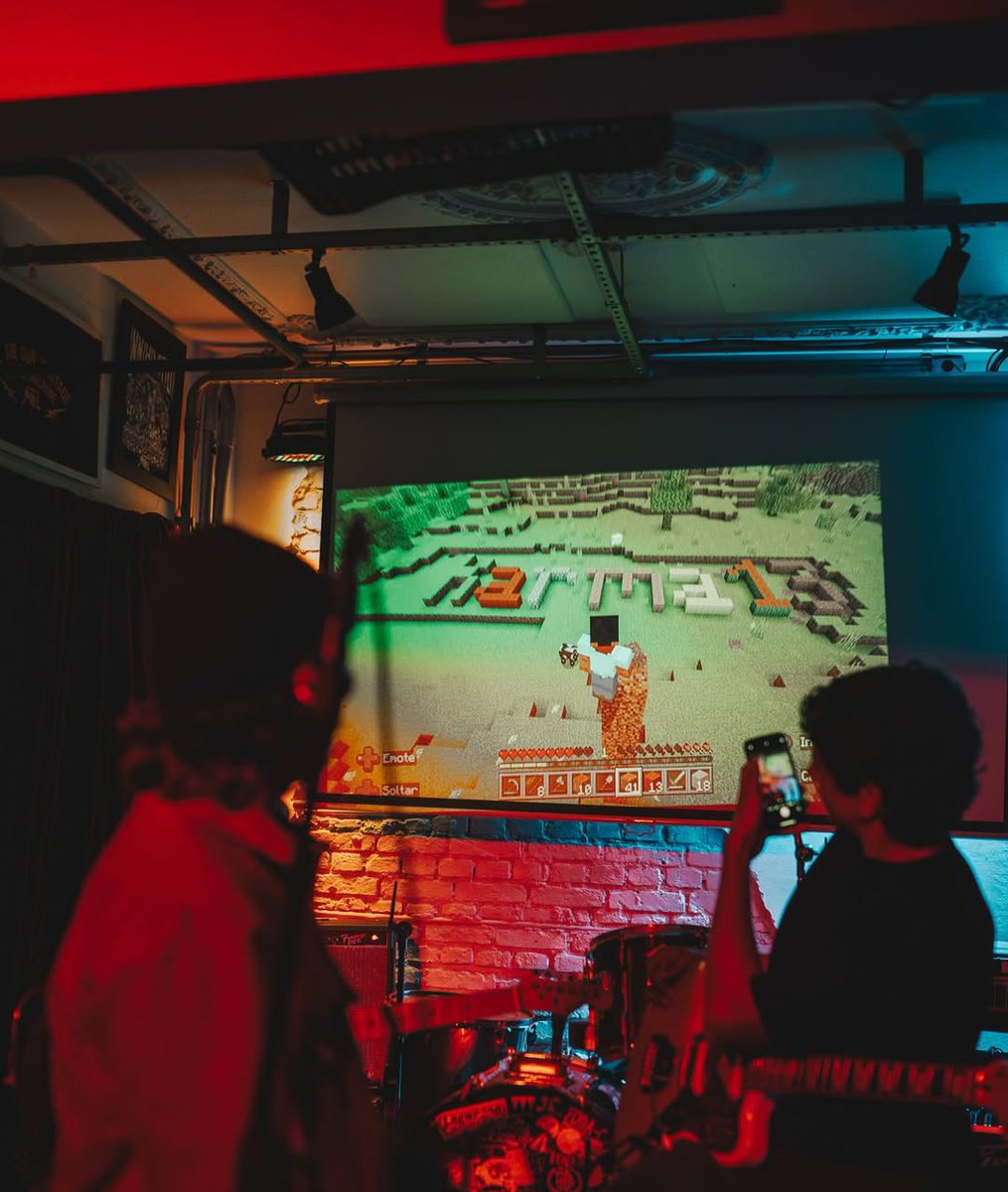 QuartEMO's tweet image. Estamos chegando na 16ª edição do Taking Sad, nosso evento que acontece em São Paulo reunindo bandas pra shows mais intimistas em uma pegada HAPPY HOUR no Fenda315.

Amanhã a gente se encontra pra mais um sextou? 🍻
 
Todas infos e últimos ingressos em: sympla.com.br/evento/taking-…