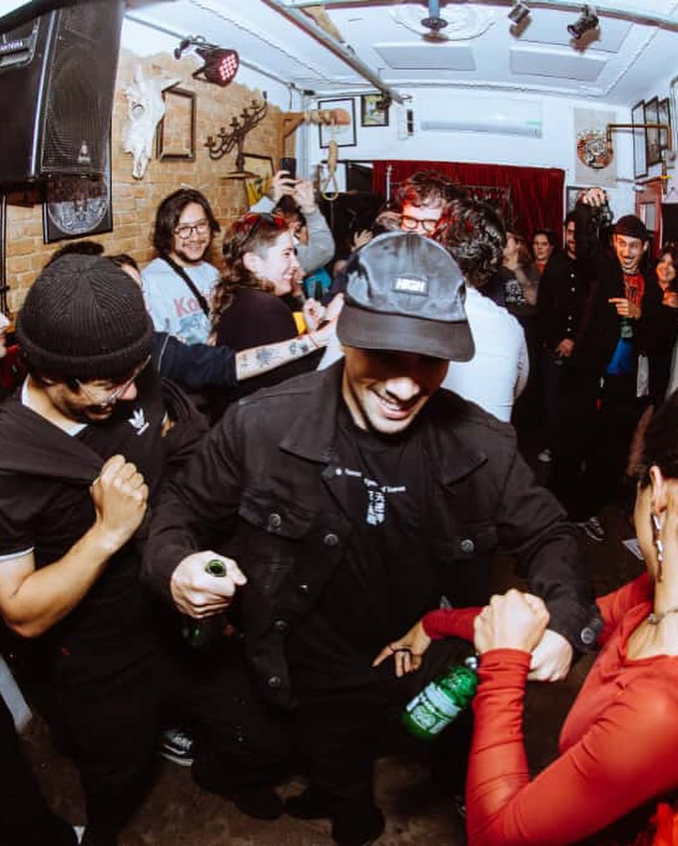 QuartEMO's tweet image. Estamos chegando na 16ª edição do Taking Sad, nosso evento que acontece em São Paulo reunindo bandas pra shows mais intimistas em uma pegada HAPPY HOUR no Fenda315.

Amanhã a gente se encontra pra mais um sextou? 🍻
 
Todas infos e últimos ingressos em: sympla.com.br/evento/taking-…