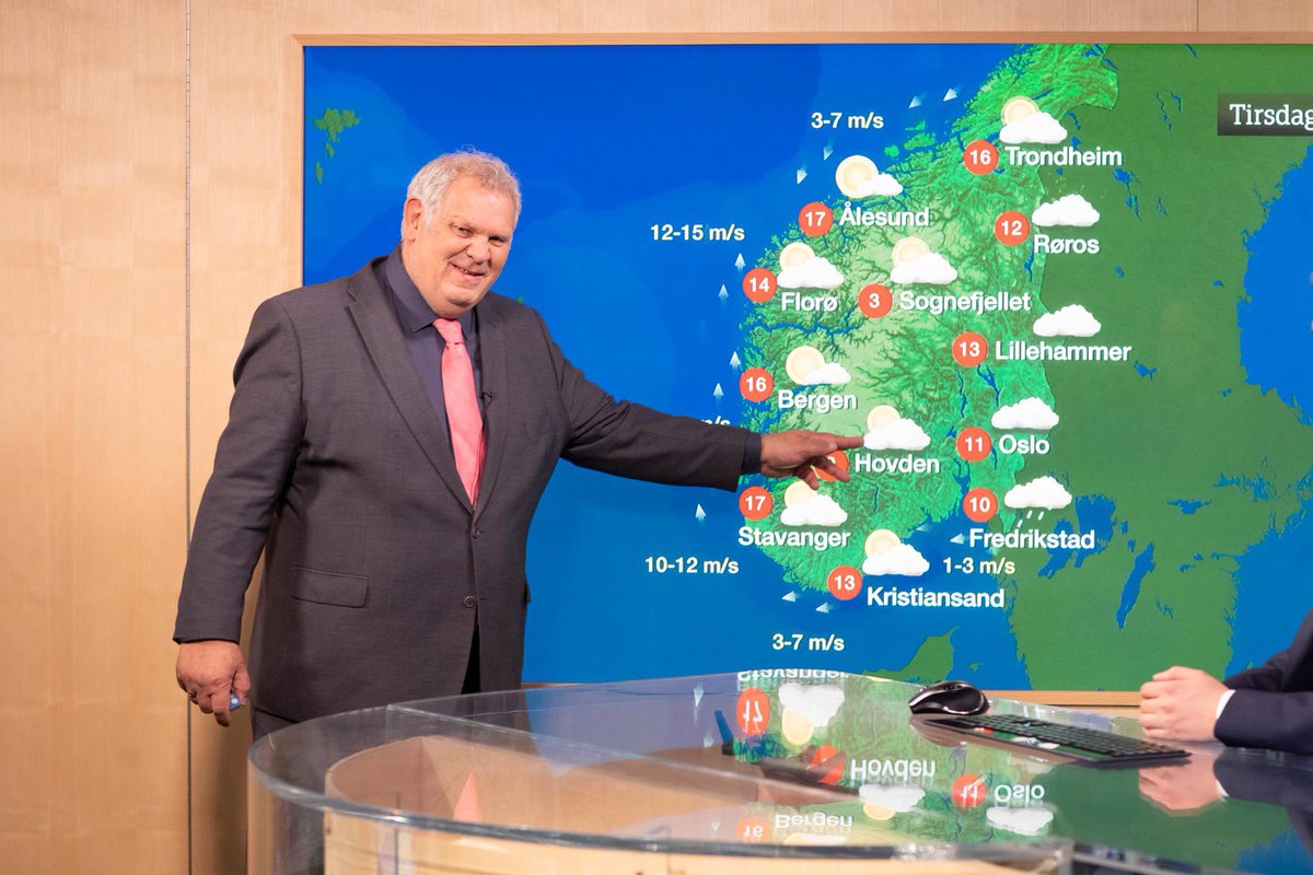 Men i helvete, NRK!! Finnes det noe mer irrelevant enn å ha Kristen Gislefoss i studio under værmeldinga??😡 <a href="/MSkjel/">Marius Skjelbæk</a>