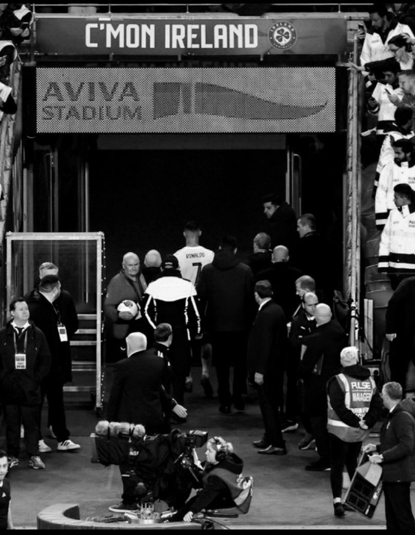 _etql's tweet image. حزن