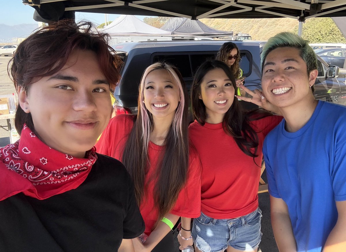 Anyone recognize these fellow creators I'm with... 🤔⁉️