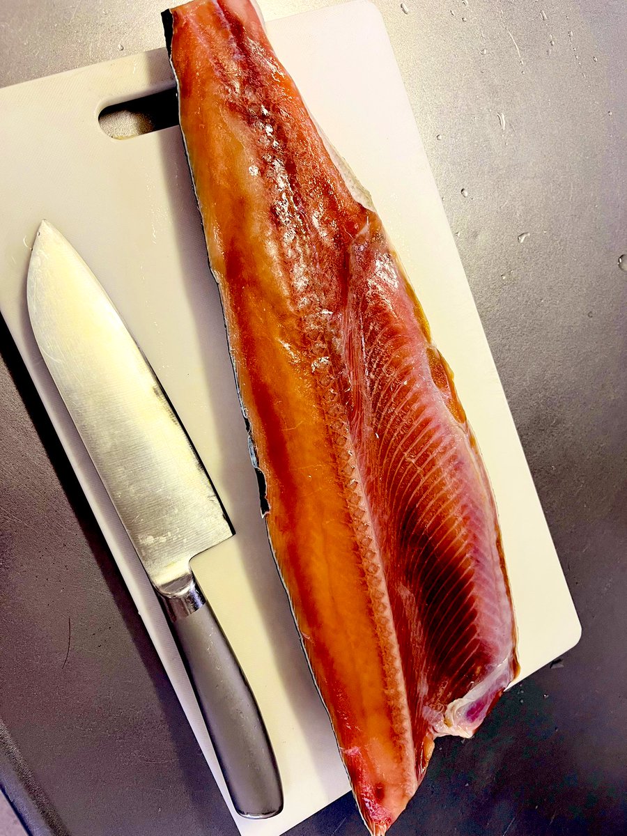 鮭の半身を捌いてくぅぅぅ！！