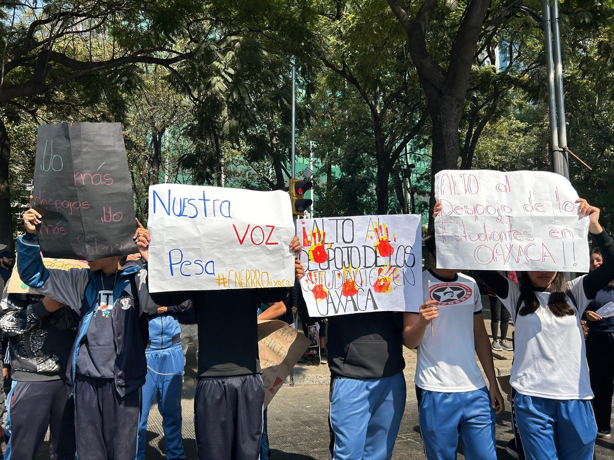 Estephanie Gs tweet media