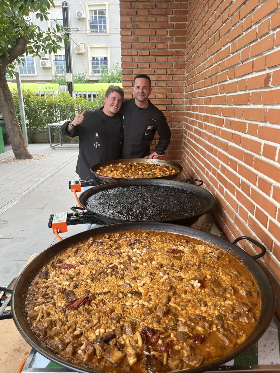 JMtnezNunez's tweet photo. Un día de los buenos en la #SalaDeCatas de @estrellalevante con la @ffrm_es y la #Adef , alianza, deporte, empresa y fútbol. 
Siempre @ARROZ_CALAS_DOP 
G r a c i a s 🌾❤️ https://t.co/ltdmJXQ75W
