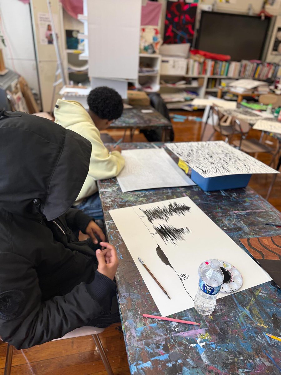 CIOBCitywide's tweet image. Lyons Community School 🎨 The Open Art Studio MAP class gives students a space to explore new art mediums and create freely. Whether you are a beginner or a seasoned artist, there is room to grow and imagine. 🖼️ #LyonsCommunitySchool #ArtStudio #CreativeSpace @LyonsBklyn