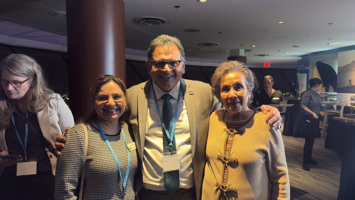 HedyFry's tweet image. Spoke at an @MHCC_ event last night Re the invisible problem of mental health &amp;amp; the need for a comprehensive solution that involves collaboration btwn schools, family, community supports &amp;amp; primary care providers to ensure a person/patient-centered model of care. #outoftheshadows