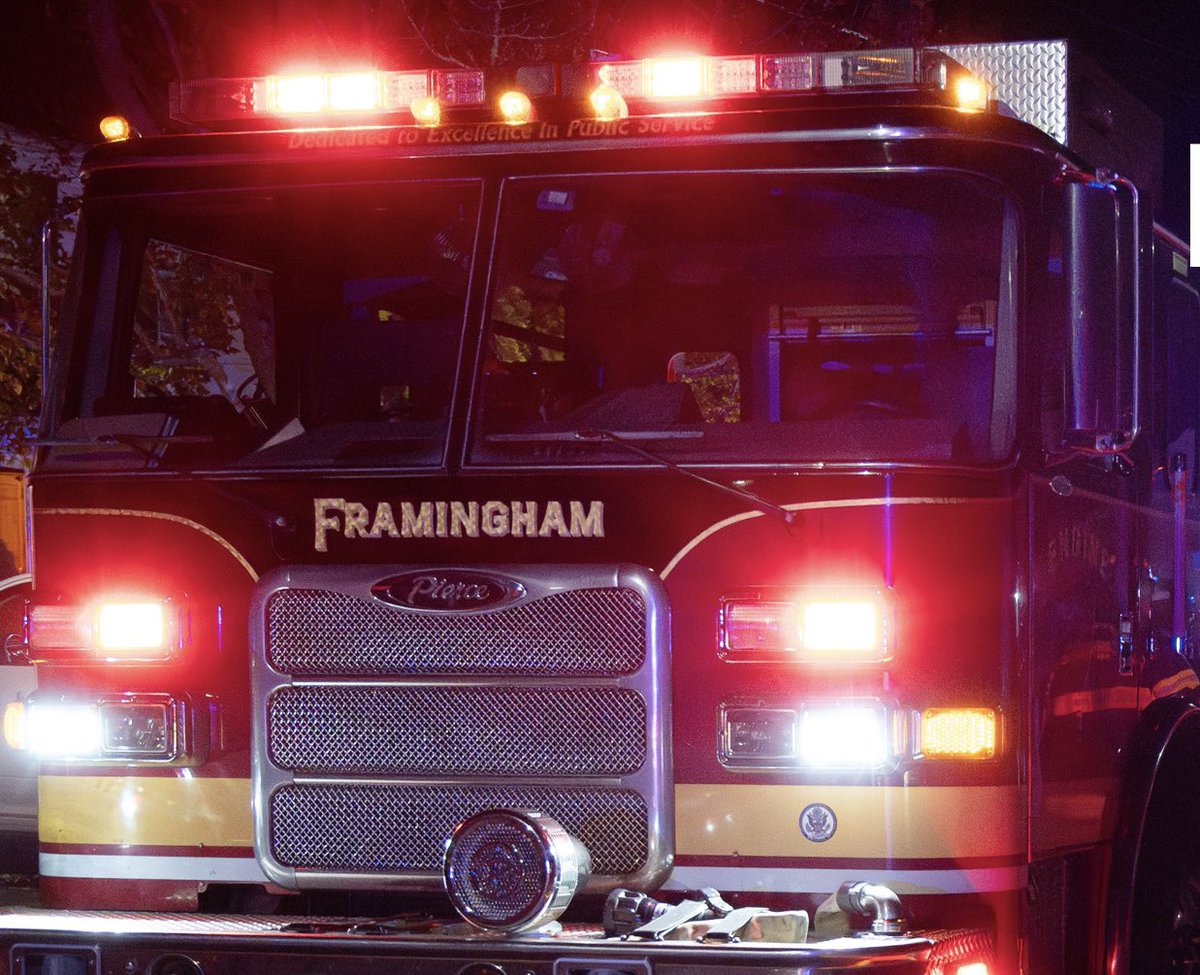 FraminghamFire's tweet image. Quick, decisive work by FFD’s Group 1 this morning! 👏 🚒  

Crews knocked down a kitchen fire on Bridges St., stopping it from spreading beyond the room of origin. No injuries were reported and fire investigation is ongoing.