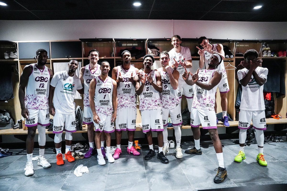 Les sourires dans le vestiaire ! 🙌