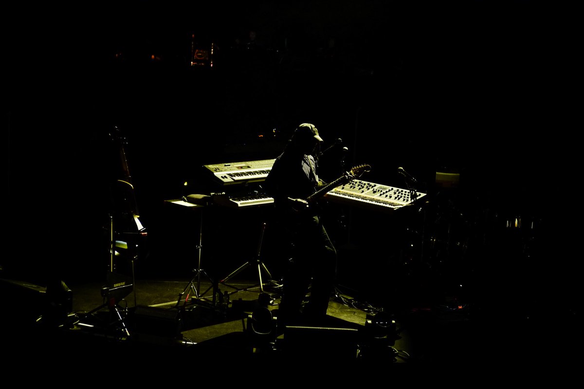 ondarkclouds's tweet image. blood orange live at the alexandra palace on 7th November 2025
thank you,  dev

shot on Fuji X-E1 using TTartisan 50mm f/1.2 
07-Nov 25

#BloodOrange #DevHynes #AllyPally #fujifilm #TTartisan #50mm