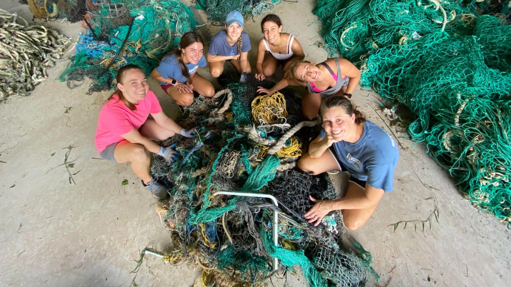 SeaGrant's tweet photo. #DYK Saturday is #NationalRecyclingDay?♻️Recycling is one method for addressing #marinedebris.
#SeaGrant works alongside partners on innovative solutions for marine debris, like repurposing recycled ocean plastics into roads. Learn more: https://t.co/z0EyfXEbxO
@HawaiiSeaGrant https://t.co/wmX4DoY1v6