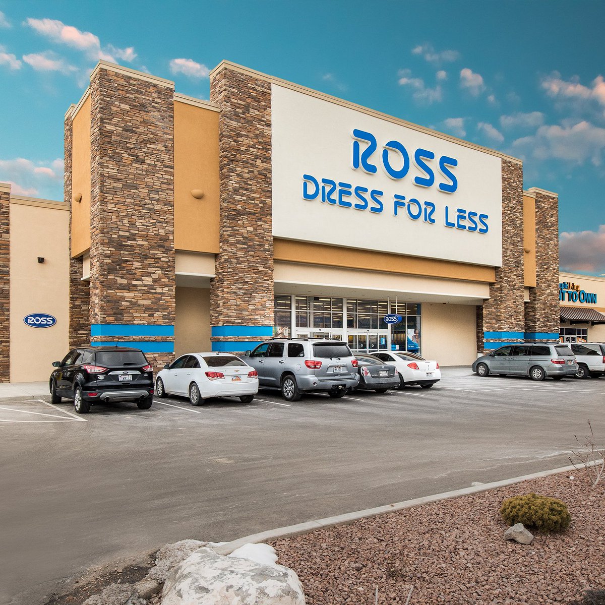 ZwickBuilds's tweet image. With Black Friday just around the corner, we’d like to share some of our favorite retail projects our tenant improvement division has completed over the years.