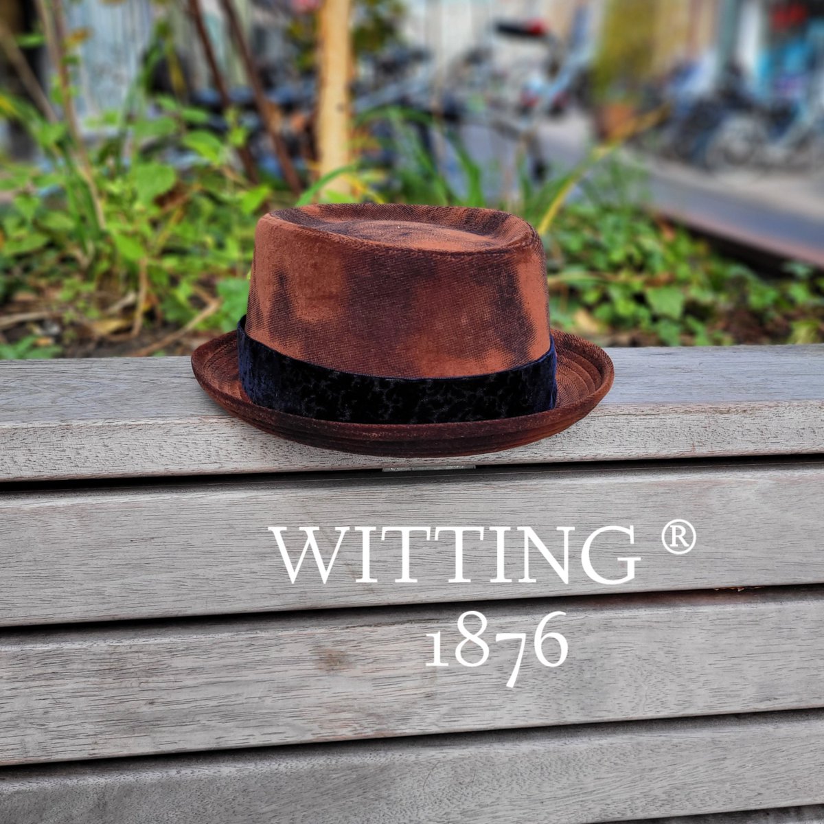 witting_nu's tweet image. Handmade  
@wittingheadwear
  #porkpie #hoed
@witting_nu
WITTING &amp;amp; Zn
sinds 1876-
#hoeden #petten #modeaccessoires
#oosterstraat #Groningen #hats #caps #porkpiehat
#hüte #mützen
instagram.com/h_witting/
facebook.com/wittinghoeden/