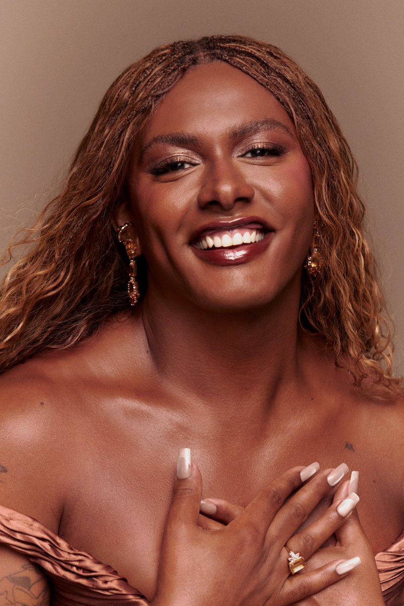 eolorr's tweet image. 'Veludo Marrom', de Liniker, é eleita Melhor Canção em Língua Portuguesa no Grammy Latino 2025. #LatinGRAMMY