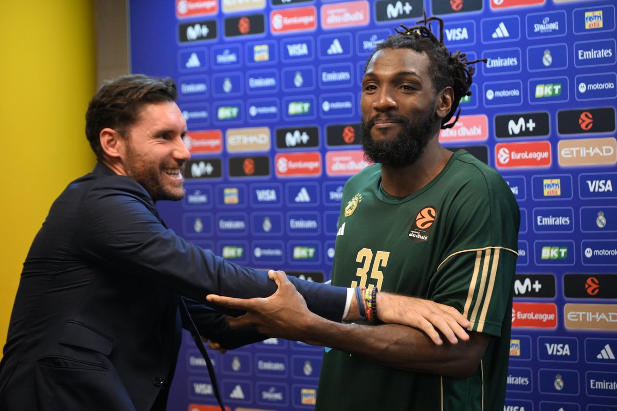 Eurohoopsnet's tweet image. Man, time flies...

Former Denver @Nuggets teammates Rudy Fernandez and Kenneth Faried had a warm reunion in Madrid after the EuroLeague game between Real and Panathinaikos

(Photo via Vaggelis Stolis)