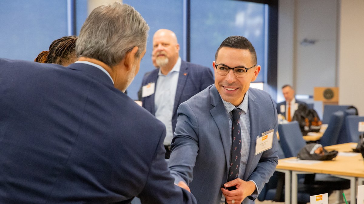 utexascoe's tweet image. COE welcomed leaders from Central Texas districts for Power in Partnerships, connecting with faculty to explore research-driven solutions for Texas schools.

#PowerInPartnerships #WhatStartsHere #HookEm