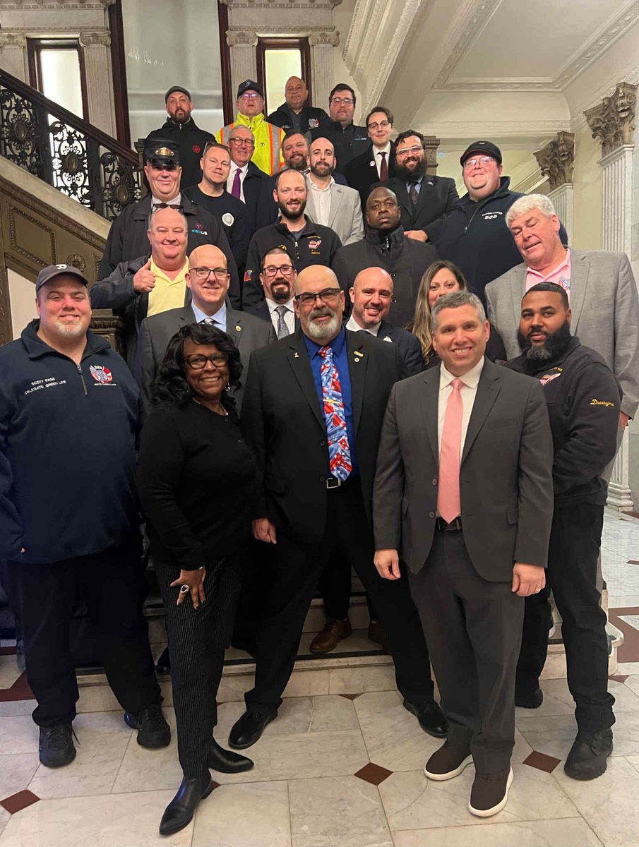 carmensunion589's tweet image. 🚨 S.B. 2531 PASSES! Massachusetts transit workers are one step closer to real protections and stronger penalties for assaults. Next stop: @MassGovernor Healey’s desk. Huge thanks to the House, Senate, members &amp;amp; union partners!

#NotOneMore #mapoli #bospoli #MBTA
