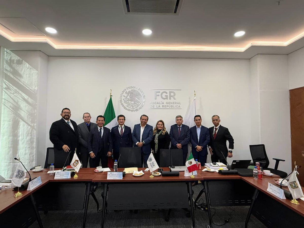 Llevamos a cabo la reunión de titulares de la región centro entre ellos: CDMX, Estado de México, Hidalgo, Tlaxcala, Puebla, Querétaro y Morelos. Un espacio de coordinación y diálogo que fortalece las estrategias conjuntas, mejora los procesos institucionales y suma esfuerzos.🤝